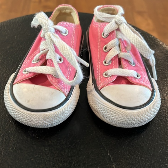 Baby Chuck Taylor Converse, Size 4 - Picture 3 of 8